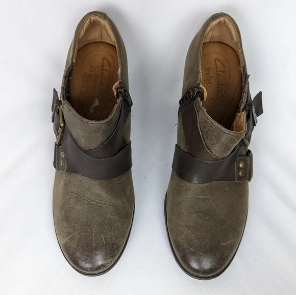 CLARKS Indigo Artisan Heath Woodlark Belted Buckle Ankle Boots Boho Punk Heel 9M - Picture 7 of 14
